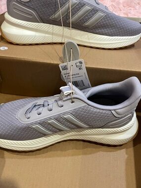 adidas women’s athletic sneakers in light grayish blue 1756658 BRAND NEW